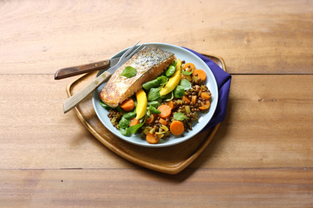Geroosterde zalm met Indiase linzen