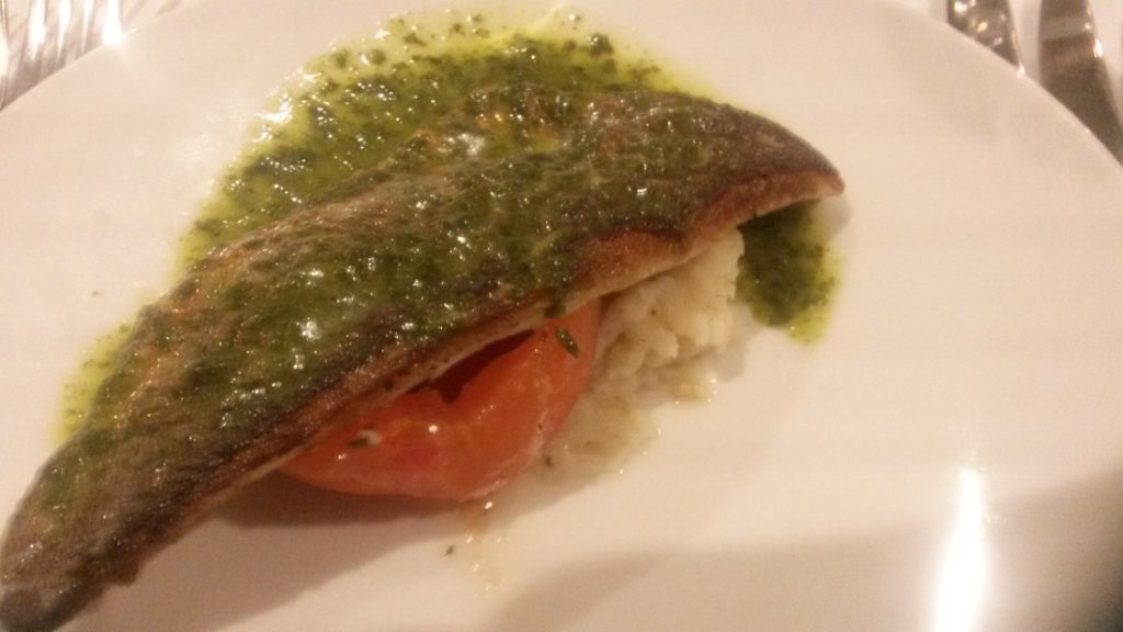 Gebakken Zeebaars met basilicum, knolselderij en gekonfijte tomaten